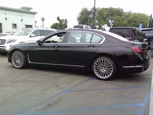 Used 2020 BMW 740i RWD image 3