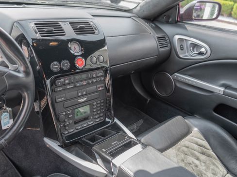 Used 2002 Aston Martin Vanquish image 10