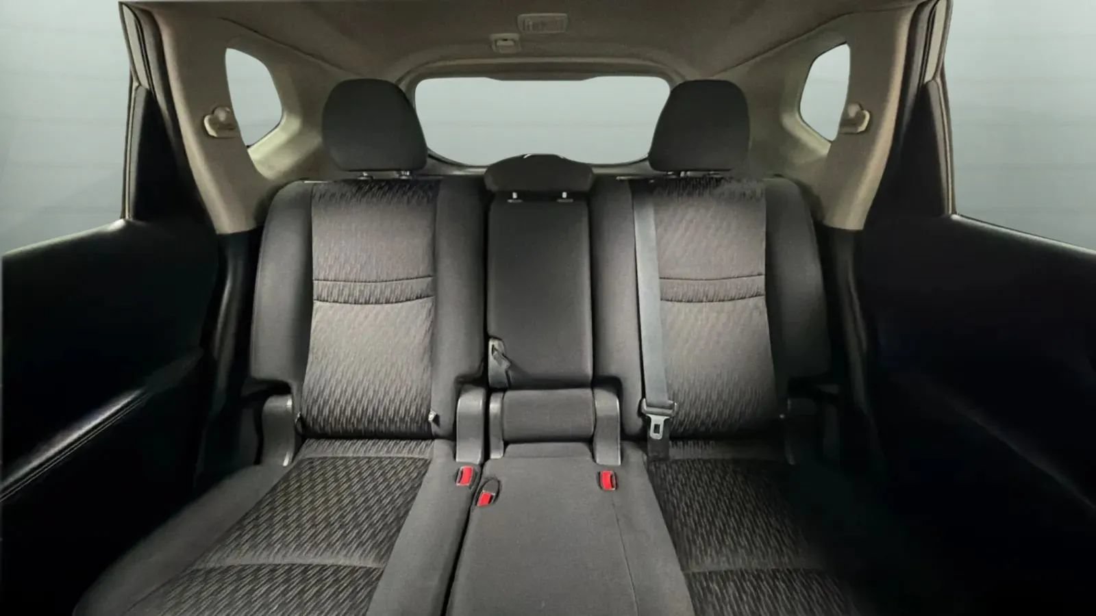 Used 2018 Nissan Rogue SV AWD/4WD image 17