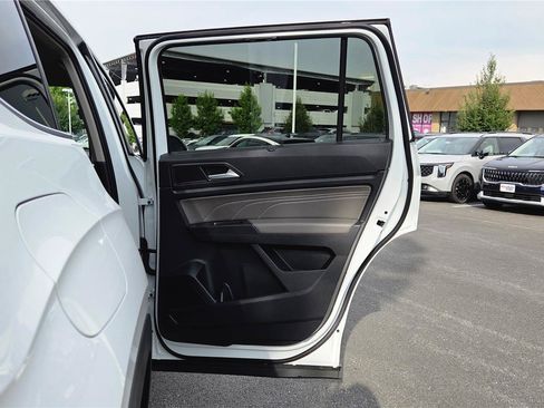 Certified 2023 Volkswagen Atlas SE w/ Panoramic Sunroof Package AWD/4WD image 38