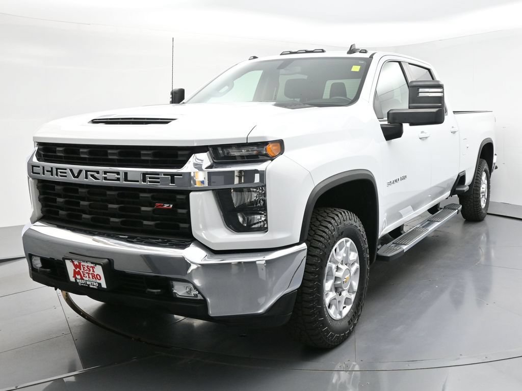 Used 2022 Chevrolet Silverado 3500 LT w/ Convenience Package AWD/4WD image 3