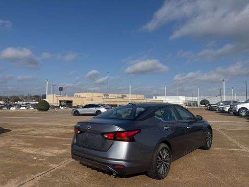 Certified 2025 Nissan Altima 2.5 SV image 23