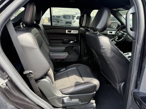 Used 2023 Ford Explorer ST-Line AWD/4WD image 11