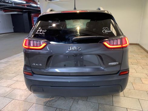 Used 2019 Jeep Cherokee Latitude Plus AWD/4WD image 7