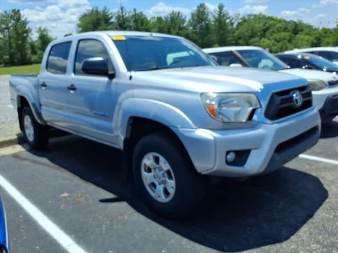 Used 2013 Toyota Tacoma 4x4 Double Cab w/ SR5 Pkg image 11