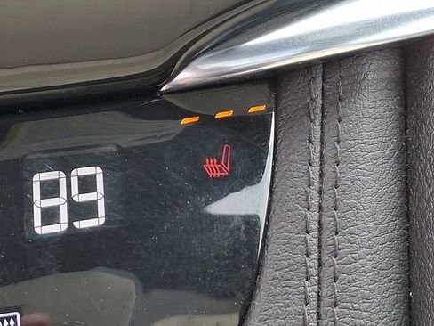 Used 2021 Cadillac XT6 Sport image 28