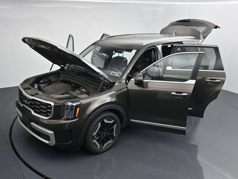 Used 2023 Kia Telluride S AWD/4WD image 26