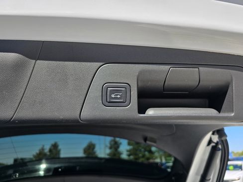 Used 2022 Buick Envision Avenir w/ Technology Package II image 29