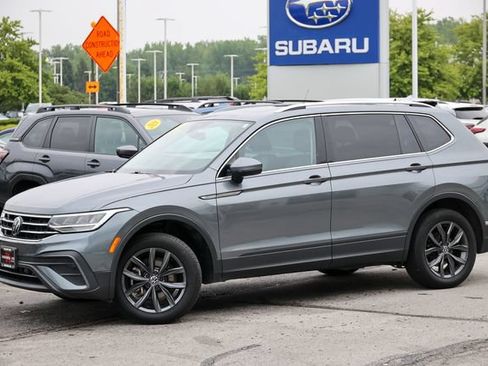 Used 2022 Volkswagen Tiguan SE AWD/4WD image 18