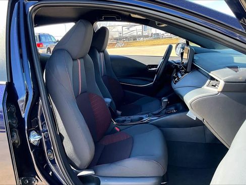 Used 2025 Toyota Corolla SE image 9