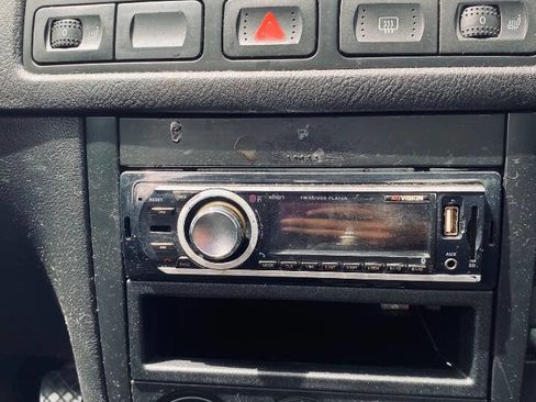 Used 2002 Volkswagen Jetta GLS FWD image 14