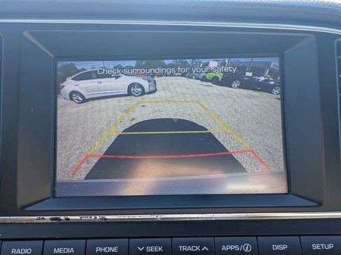 Used 2017 Hyundai Elantra SE FWD image 19