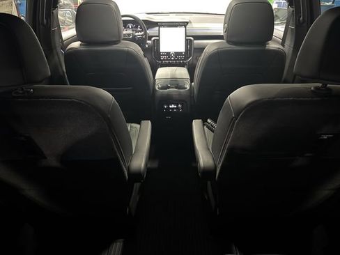 New 2026 GMC Acadia AT4 w/ Luxury Package AWD/4WD image 23