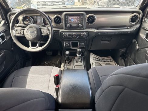 Used 2018 Jeep Wrangler Unlimited Sport image 12