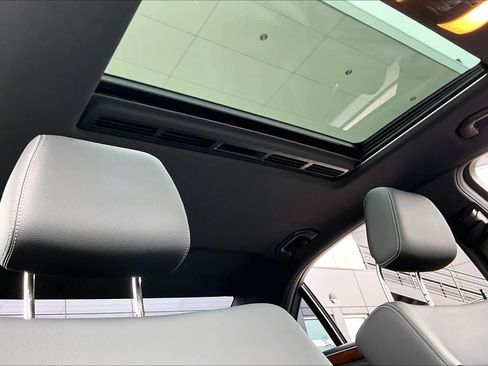 Used 2016 Mercedes-Benz E 350 Sedan image 11