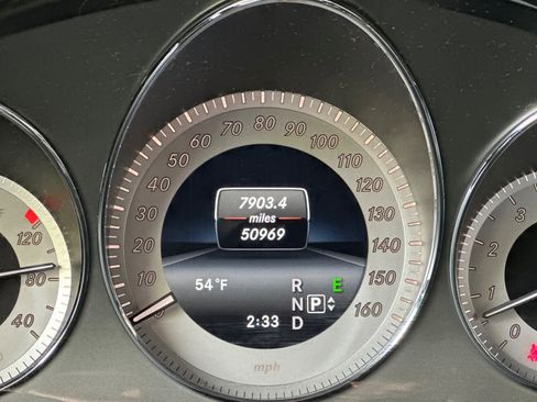 Used 2015 Mercedes-Benz GLK 350 2WD image 28