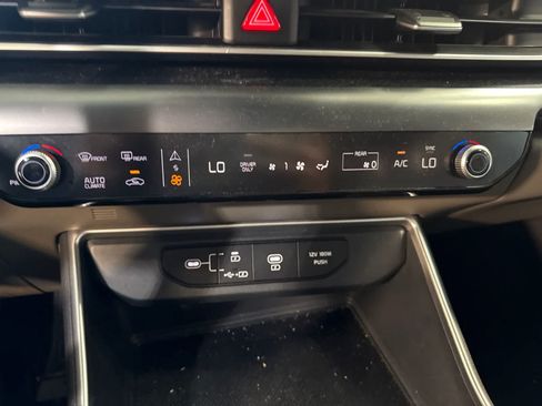Used 2026 Kia Carnival LXS FWD image 27