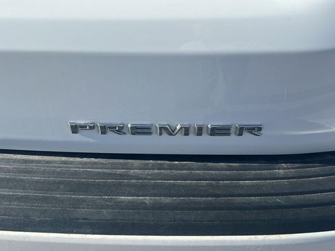 Used 2024 Chevrolet Suburban Premier AWD/4WD image 5