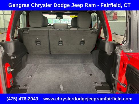 Used 2024 Jeep Wrangler Unlimited w/ Convenience Group AWD/4WD image 25