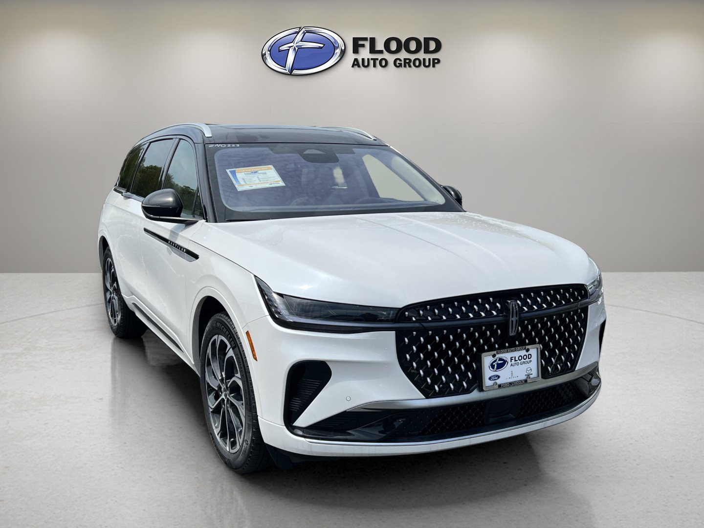 Used 2025 Lincoln Nautilus Reserve AWD/4WD image 1