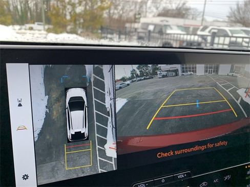 Used 2023 Toyota bZ4X Limited image 22