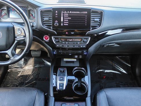 Certified 2022 Honda Pilot Black Edition image 13