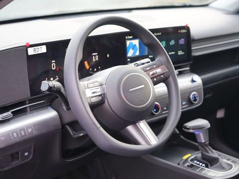 Used 2026 Hyundai Kona SE FWD image 13