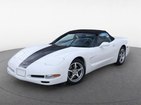 Used 1998 Chevrolet Corvette Convertible RWD image 2