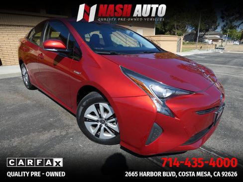 Used 2017 Toyota Prius Three w/ Carpet Mat Package FWD image 5