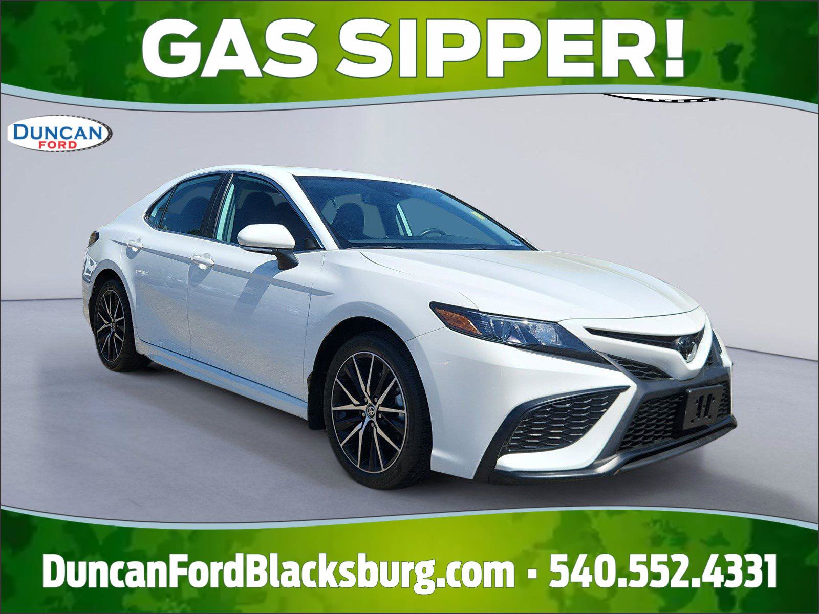 Used 2023 Toyota Camry SE FWD image 1