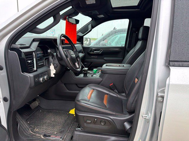 Used 2022 GMC Sierra 1500 AT4 w/ AT4 Premium Package AWD/4WD image 8