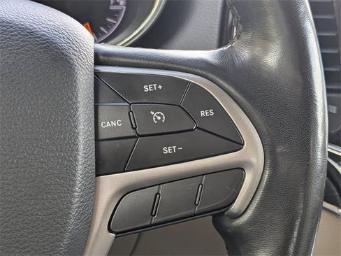 Used 2022 Jeep Grand Cherokee Limited image 26