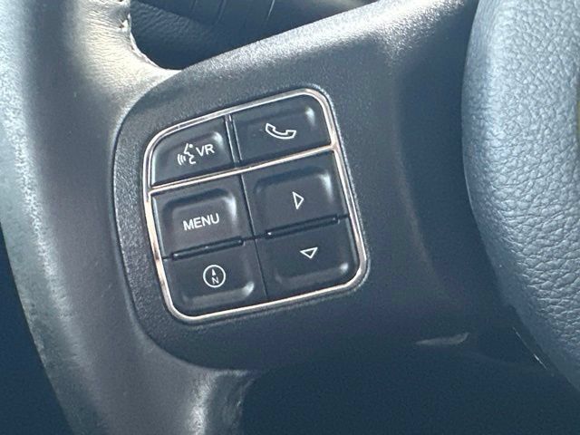Used 2016 Jeep Wrangler Unlimited Sahara w/ Connectivity Group AWD/4WD image 33