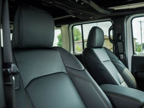 New 2026 Jeep Wrangler Unlimited Sahara AWD/4WD image 11