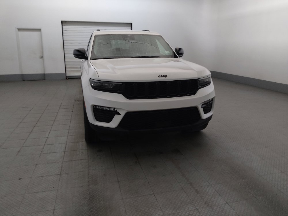 Used 2023 Jeep Grand Cherokee Limited w/ Black Appearance Package RWD image 14