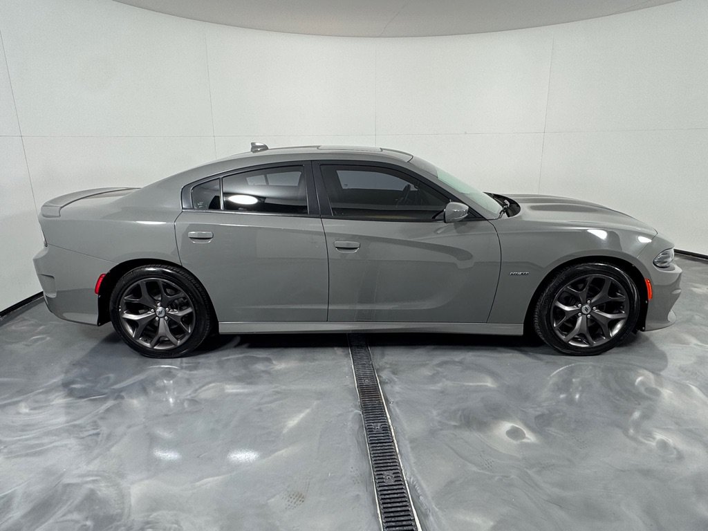 Used 2018 Dodge Charger R/T w/ Plus Group RWD image 4