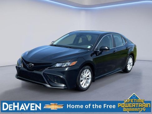 Used 2024 Toyota Camry SE FWD image 2