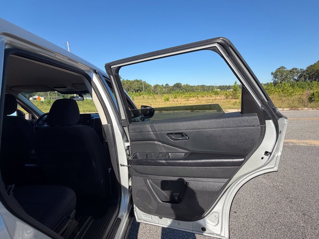 Used 2023 Nissan Pathfinder S FWD image 49