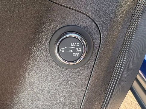 Certified 2023 GMC Acadia SLE w/ Driver Convenience Package image 18