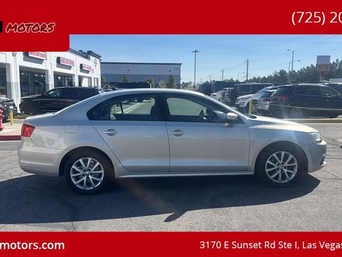 Used 2012 Volkswagen Jetta SE FWD image 5