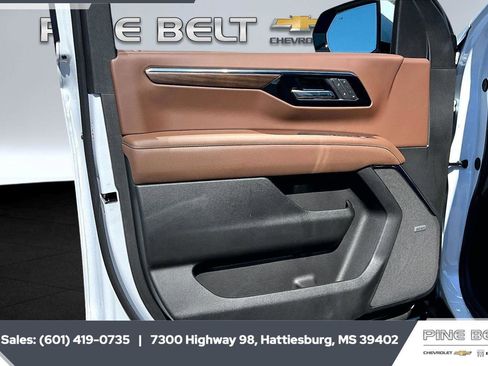 New 2026 Chevrolet Suburban High Country AWD/4WD image 17