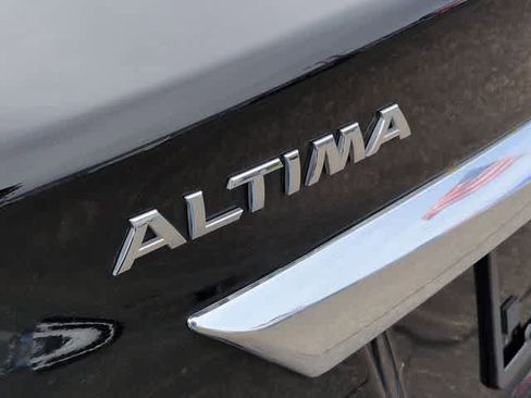 Used 2015 Nissan Altima 2.5 FWD image 13
