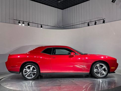 Used 2012 Dodge Challenger SXT Plus RWD image 4