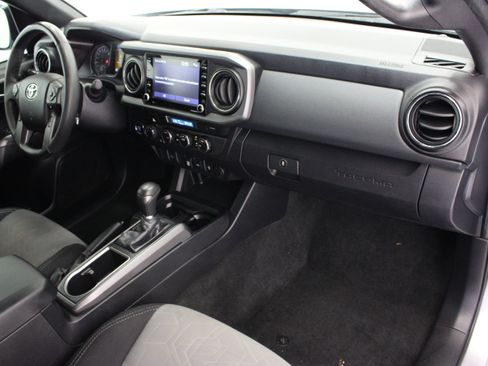Used 2021 Toyota Tacoma TRD Off-Road AWD/4WD image 35
