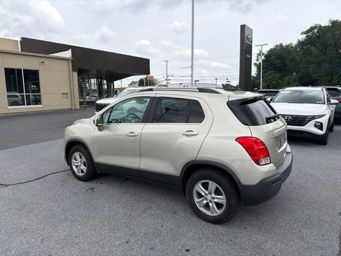 Used 2016 Chevrolet Trax LT w/ LT Convenience Package AWD/4WD image 4