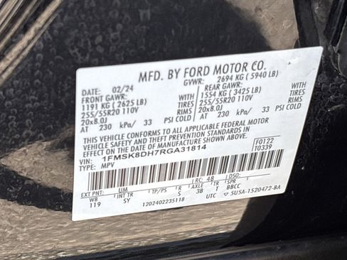 Used 2024 Ford Explorer XLT w/ Equipment Group 202A AWD/4WD image 28