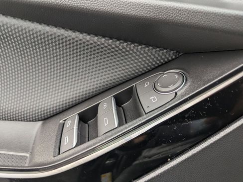 Certified 2025 Chevrolet Equinox RS w/ Safety and Technology Package image 25