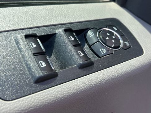 Used 2019 Ford F150 Lariat AWD/4WD image 12