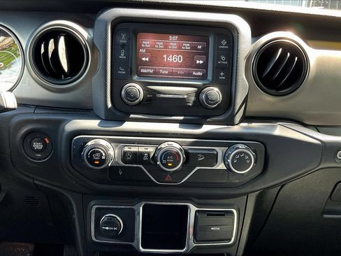 Used 2021 Jeep Wrangler Unlimited Sport AWD/4WD image 11