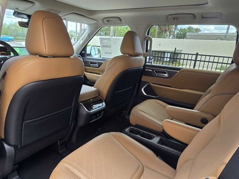 New 2026 INFINITI QX80 Luxe w/ Cargo Package RWD image 15